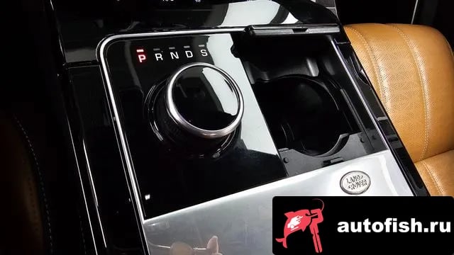 Land Rover Range Rover Velar Range Rover Bella 2018 года - похожие автомобили