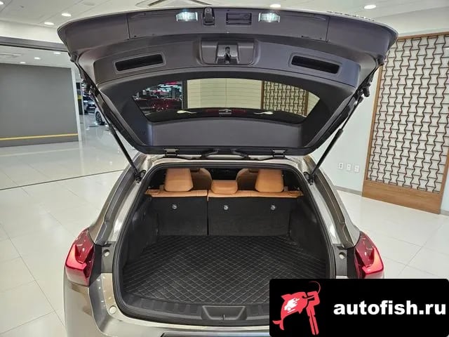 Lexus UX UX300h 2025 года - похожие автомобили