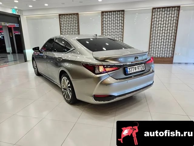 Lexus ES ES300h 7th generation 2025 года - вид 2