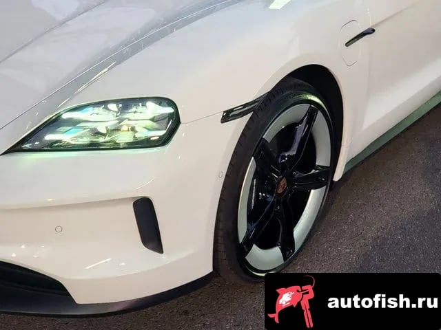 Porsche Taycan Taikan 2025 года - вид 2