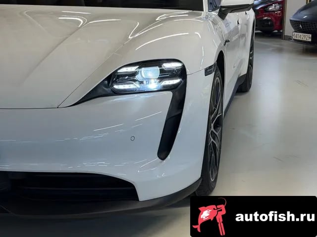 Porsche Taycan Taikan 2021 года - вид 5