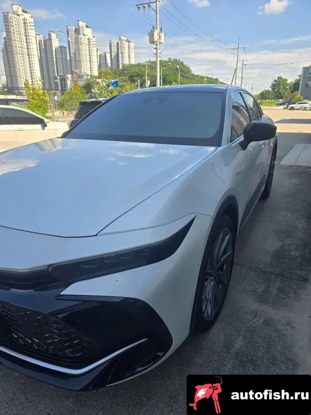 Toyota Crown Crown Crossover 2026 года - вид 2
