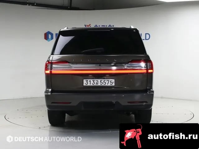 Lincoln Navigator Navigator 4th generation 2019 года - вид 4