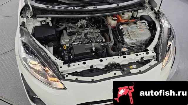 Toyota Prius Prius C 2019 года - вид 6