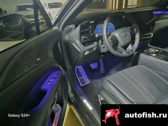 Lexus RX RX500h 5th generation 2025 года - вид 4