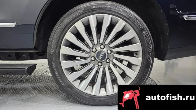 Lincoln Navigator Navigator 4th generation 2021 года - похожие автомобили