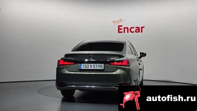 Lexus ES ES300h 7th generation 2018 года - вид 4