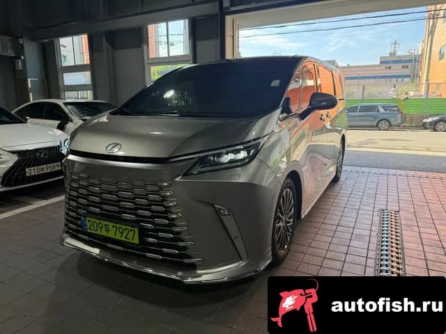 Lexus LM LM Second Generation 2025 года - похожие автомобили