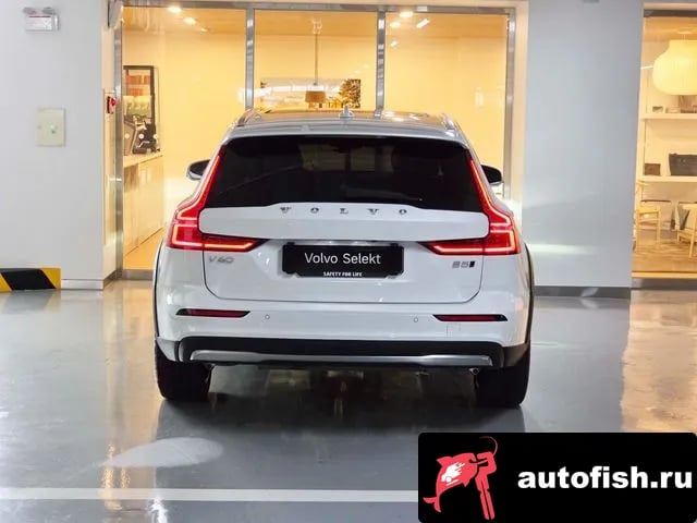 Volvo V60 V60 Cross-country 2nd Generation 2025 года - вид 4