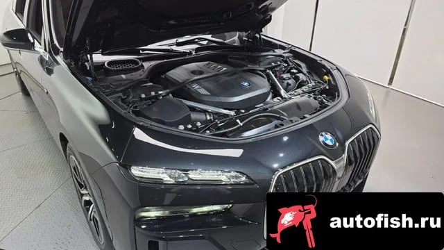 BMW 7-Series 7 Series (G70) 2025 года - вид 6