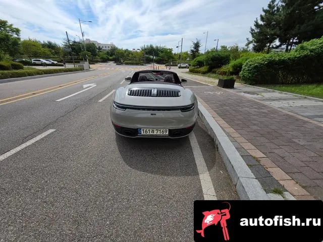 Porsche 911 911 (992) 2021 года - вид 4