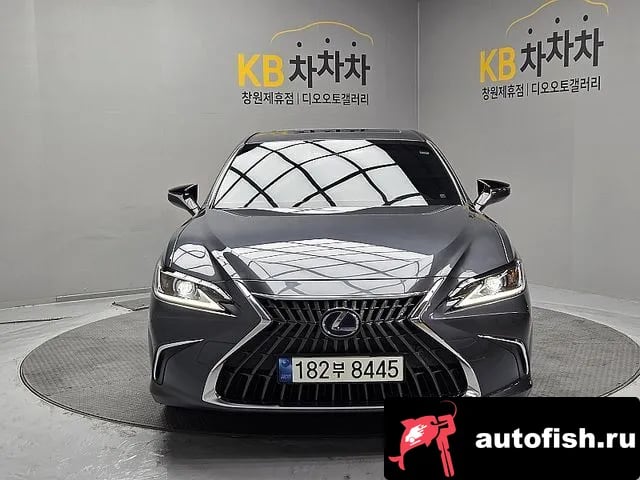Lexus ES ES300h 7th generation 2022 года - вид 2