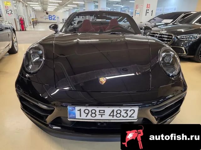 Porsche 911 911 (992) 2023 года - вид 4
