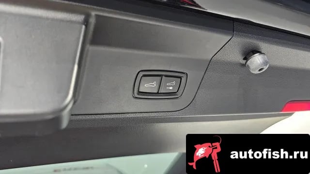 Porsche Panamera Panamera (971) 2018 года - похожие автомобили