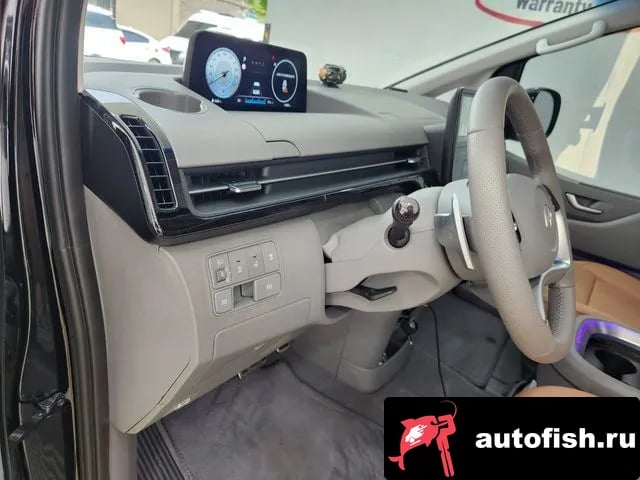 Hyundai Staria Staria 2025 года - похожие автомобили