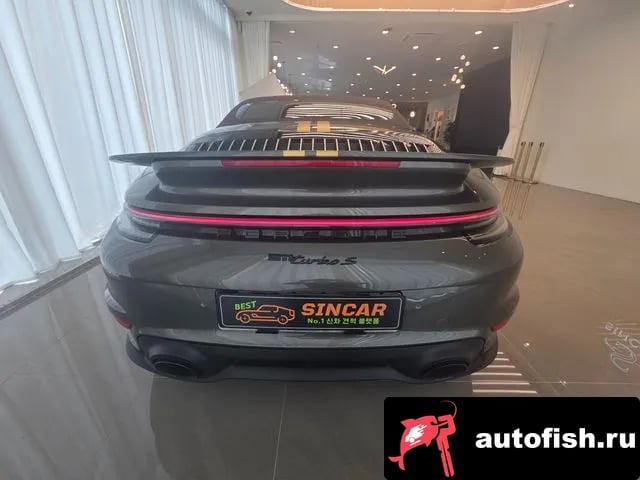 Porsche 911 911 (992) 2023 года - вид 4
