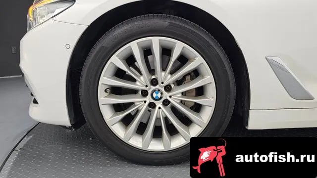 BMW 5-Series 5 Series (G30) 2018 года - вид 5