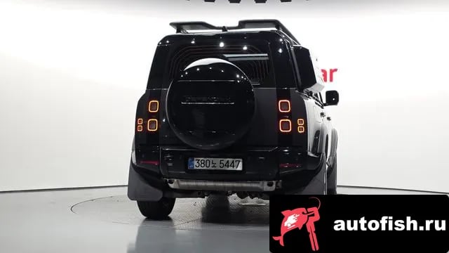 Land Rover Defender Bitdefender (L663) 2026 года - вид 4