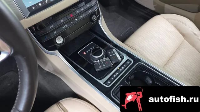 Jaguar XF XF (X260) 2018 года - похожие автомобили