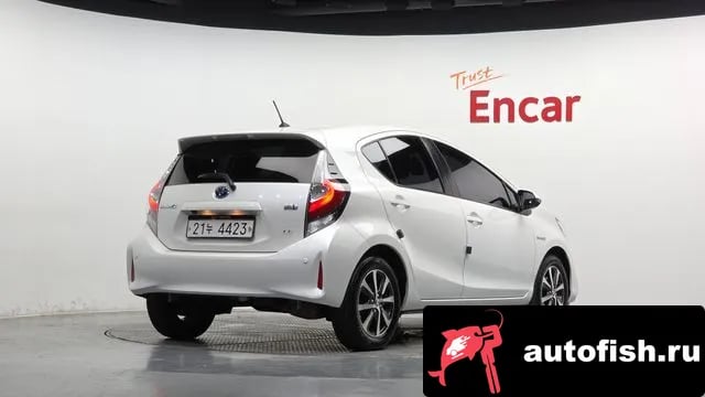 Toyota Prius Prius C 2019 года - вид 2