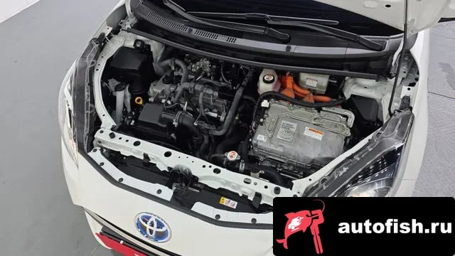 Toyota Prius Prius C 2019 года - вид 6