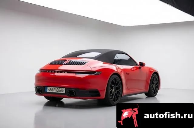 Porsche 911 911 (992) 2022 года - вид 5