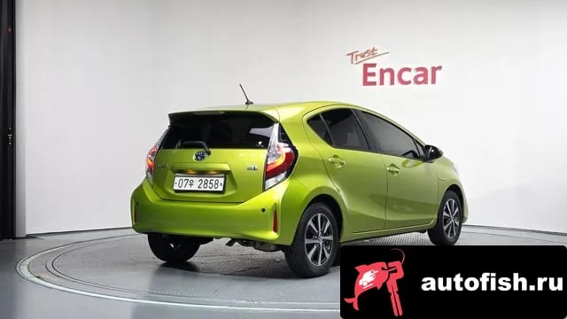 Toyota Prius Prius C 2018 года - вид 2