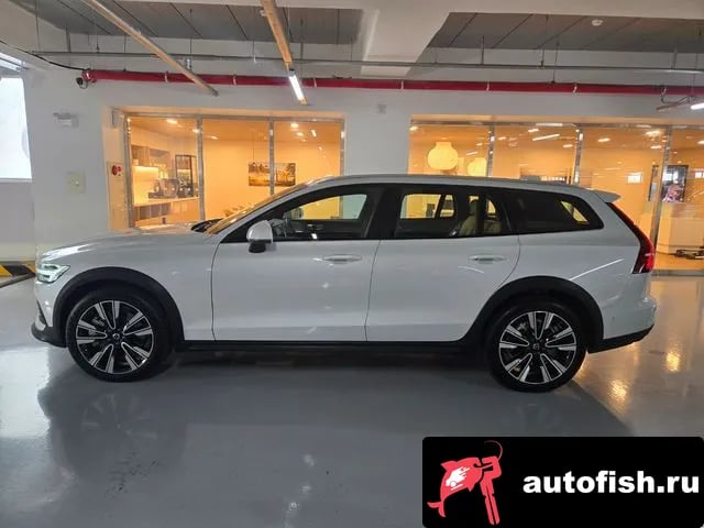 Volvo V60 V60 Cross-country 2nd Generation 2026 года - вид 5
