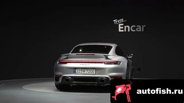 Porsche 911 911 (992) 2022 года - вид 4