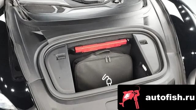 Porsche Taycan Taikan 2022 года - вид 6
