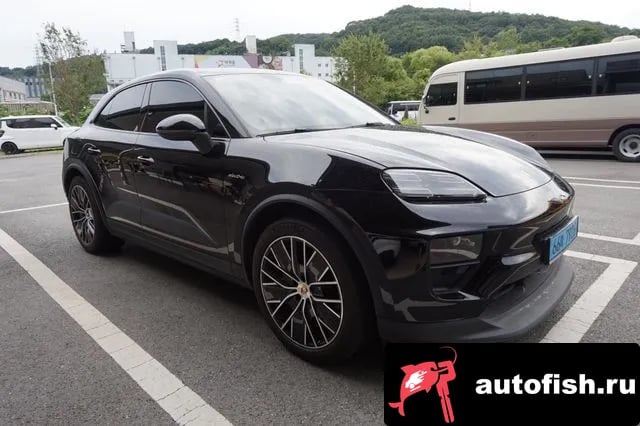 Porsche Macan Makan EV 2025 года - вид 1