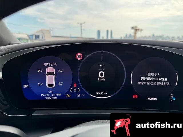 Porsche Macan Makan EV 2025 года - вид 2