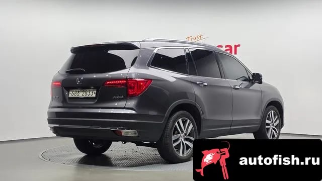 Honda Pilot Pilot 3rd generation 2018 года - вид 2