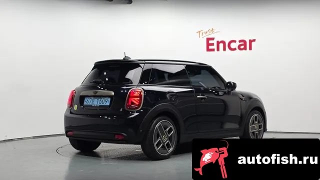Mini Cooper Cooper Electric 2023 года - вид 2