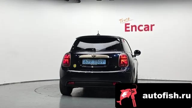 Mini Cooper Cooper Electric 2023 года - вид 4