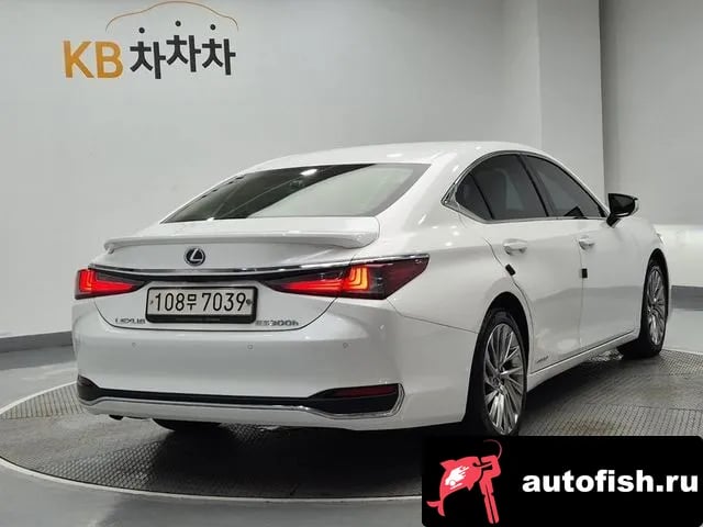 Lexus ES ES300h 7th generation 2020 года - вид 3
