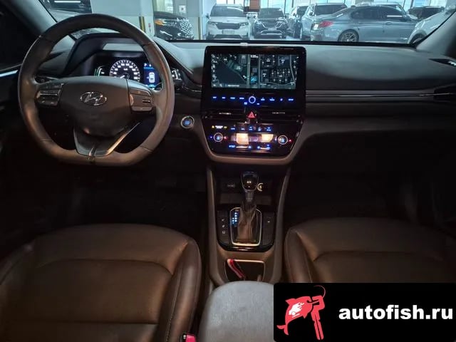 Hyundai Ioniq The New Ionic Hybrid 2020 года - похожие автомобили