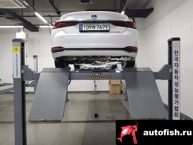 Lexus ES ES300h 7th generation 2025 года - вид 2