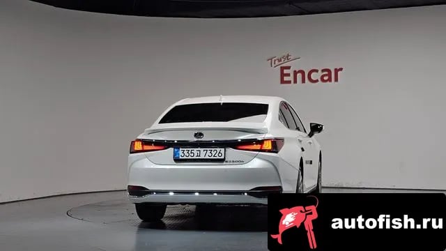Lexus ES ES300h 7th generation 2024 года - вид 4