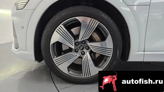 Audi e-tron e-Tron 2021 года - вид 5