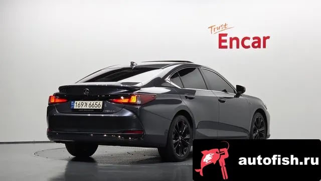 Lexus ES ES300h 7th generation 2024 года - вид 2