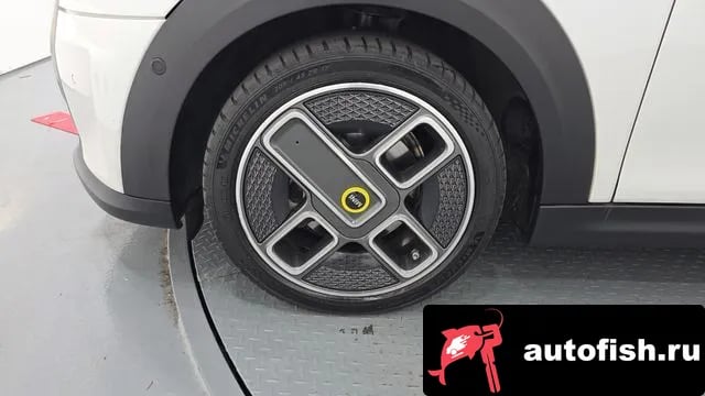 Mini Cooper Cooper Electric 2023 года - вид 4