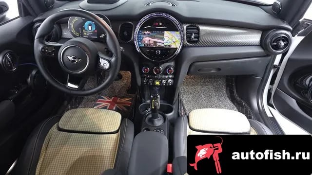 Mini Cooper Cooper Electric 2023 года - вид 6