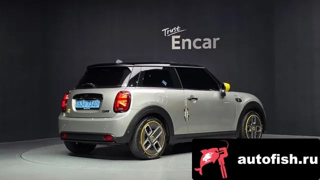 Mini Cooper Cooper Electric 2023 года - вид 2