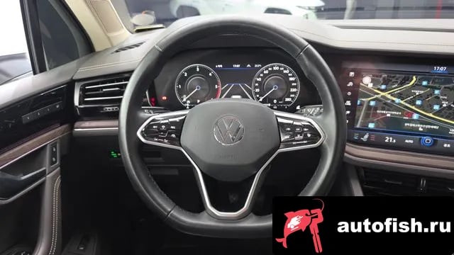 Volkswagen Touareg Tuareg 3rd generation 2021 года - похожие автомобили