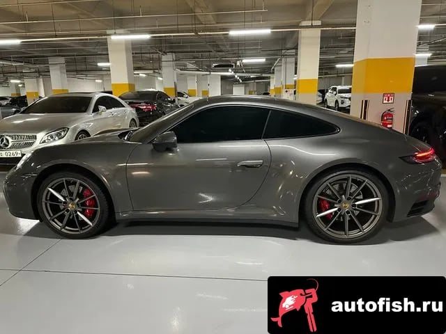 Porsche 911 911 (992) 2022 года - вид 3
