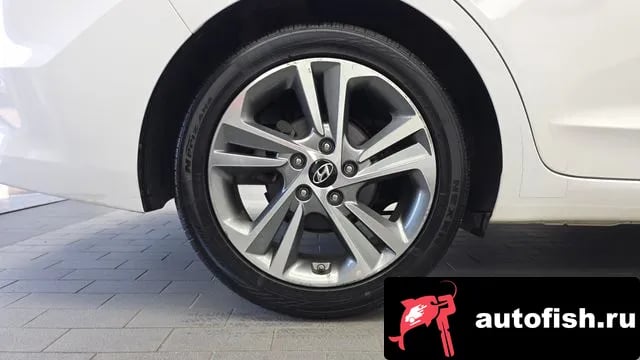 Hyundai AVANTE Avante AD 2018 года - вид 5
