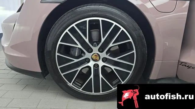 Porsche Taycan Taikan 2023 года - вид 5