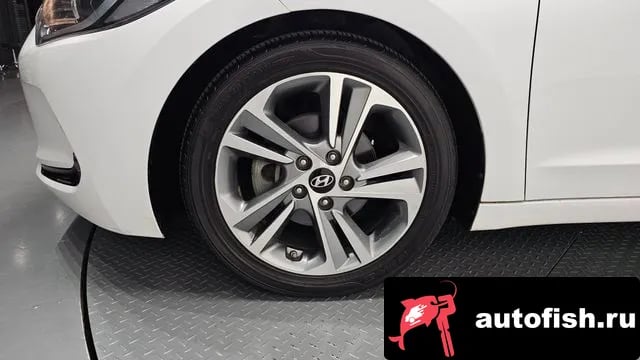 Hyundai AVANTE Avante AD 2018 года - вид 5