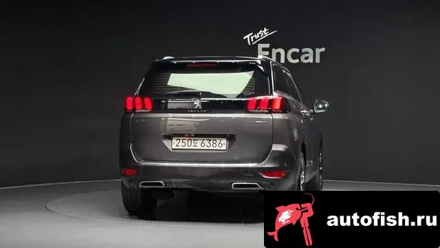 Peugeot 5008 5008 second generation 2018 года - вид 3